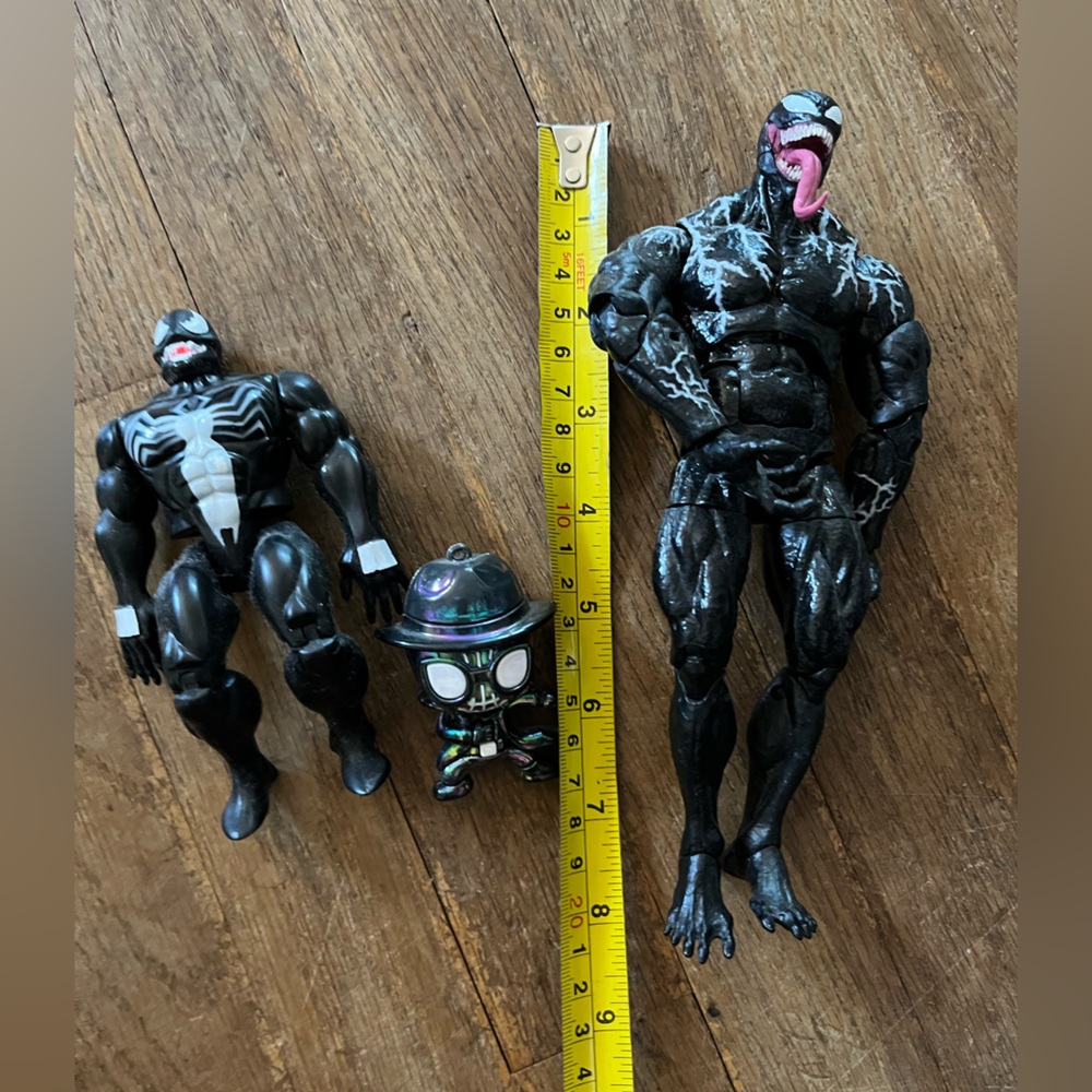 Black Venom-Inspired Action Figure - Picture 2 of 2
